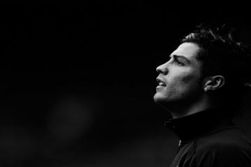 开云体育登录-风暴之子，当克瓦拉茨赫利亚的闪电撕裂阿根廷防线