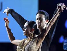 开云官方app入口-包含体育赛事留个下精彩瞬间激发观众热情的词条