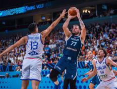 开云体育app-斯洛文尼亚男子篮球队赢得胜利，晋级