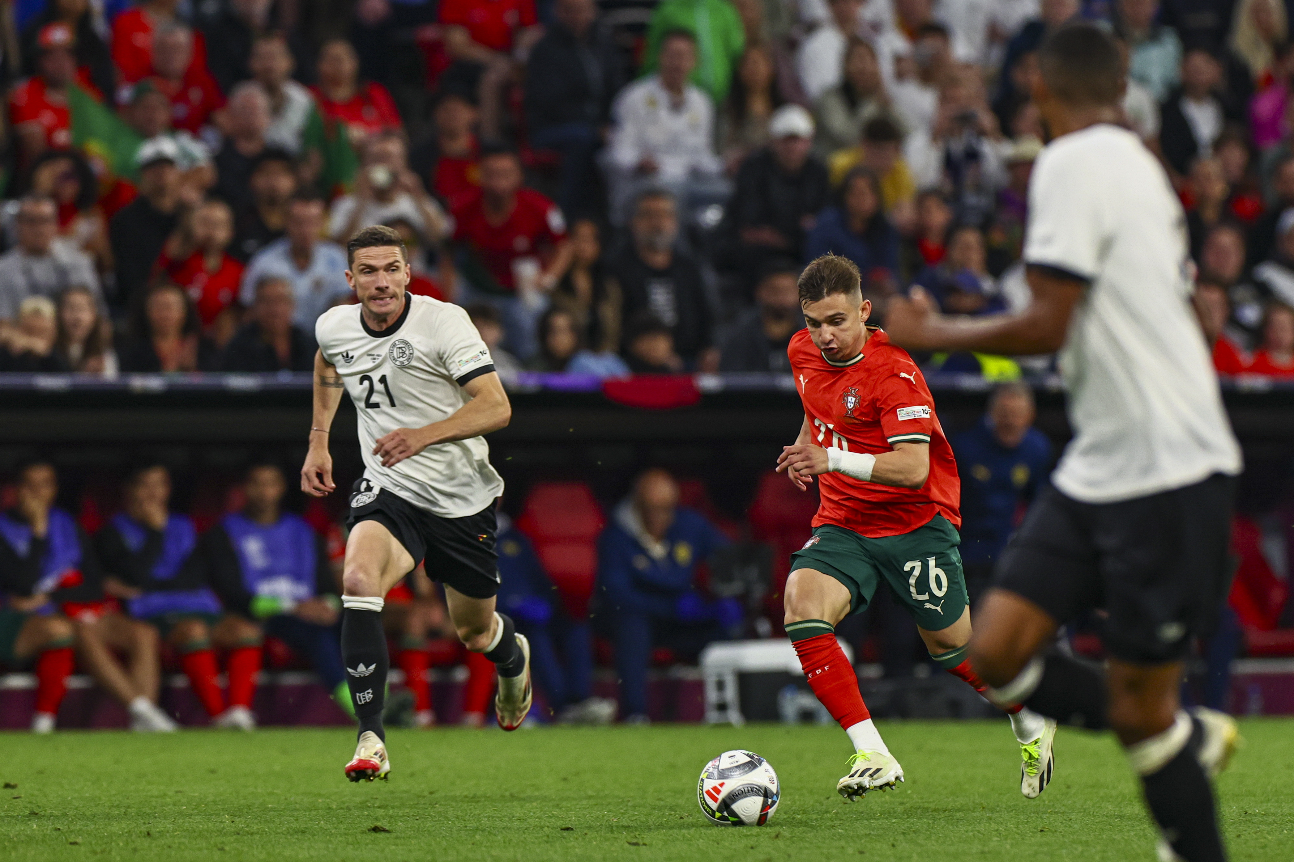 开云体育下载-包含欧国联比赛精彩不断，球场上的对决令人瞩目的词条