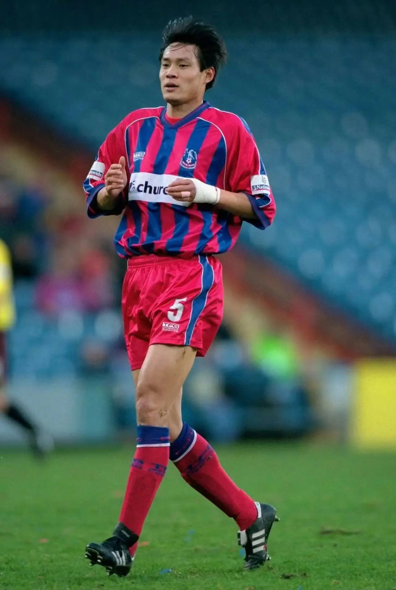 开云下载-经典足球比赛重现，球员个人能力受肯定