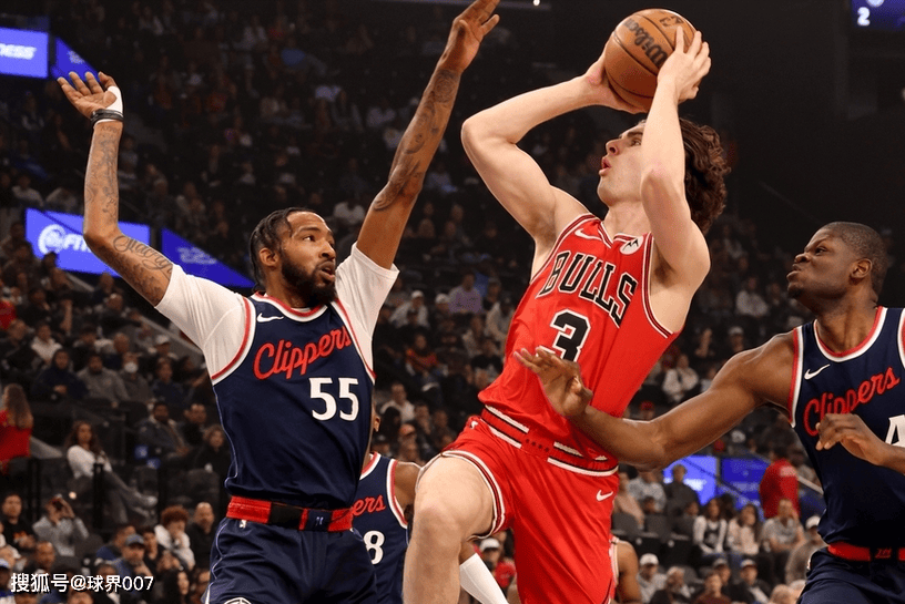开云APP-快船战胜公牛,小卡独得32分
