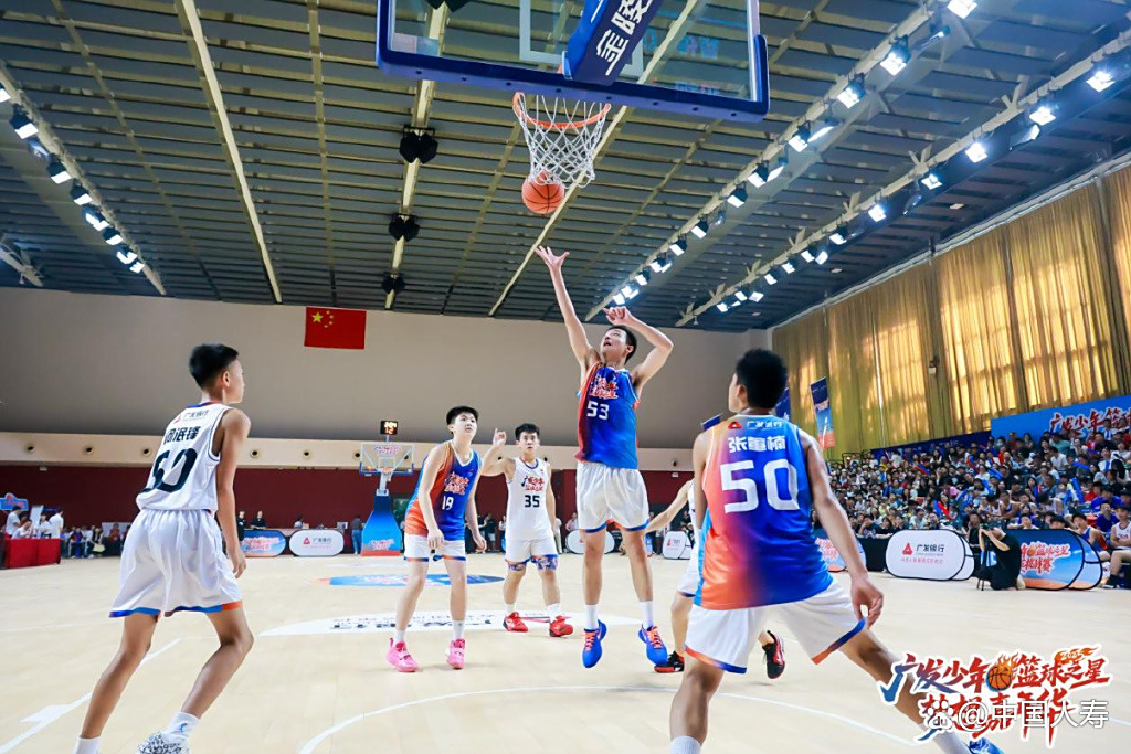 开云体育APP下载-未来篮球之星崭露头角，备受关注