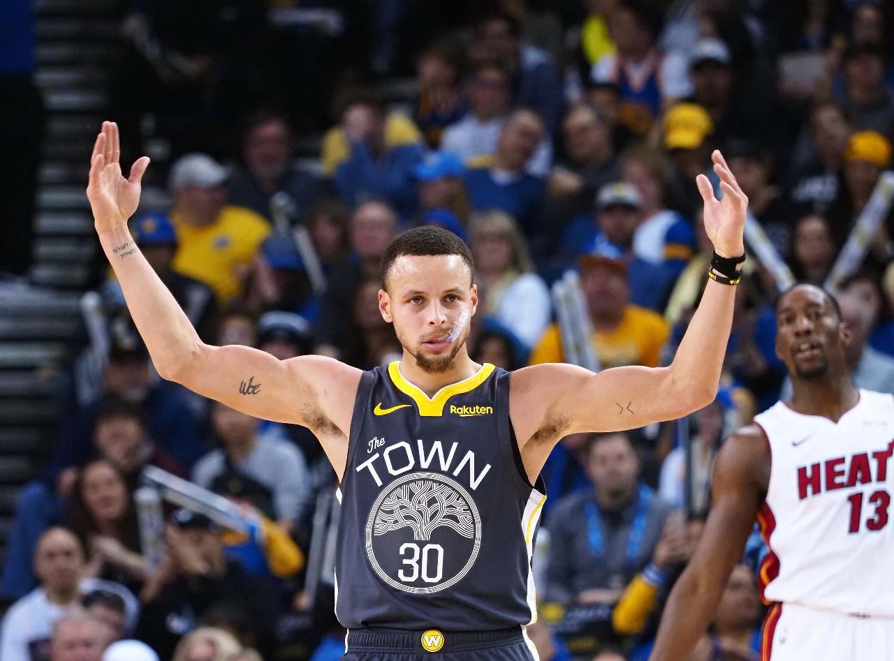 开云体育中国-包含拉塞尔砍下关键一球,勇士险胜独行侠的词条