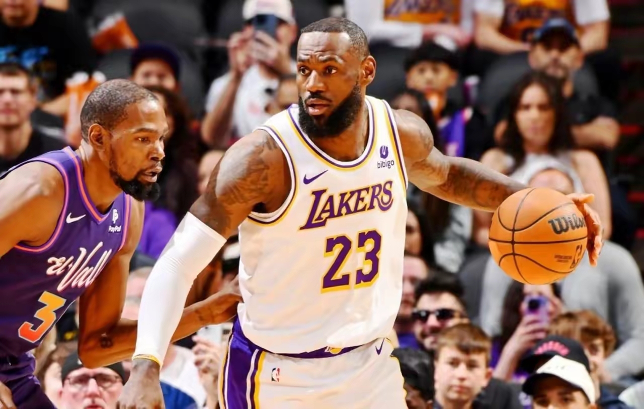 开云官方app入口-湖人队横扫太阳,詹姆斯表现出色