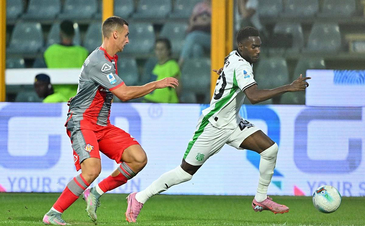 开云体育平台APP-法兰克福取得三连胜,冲击前列