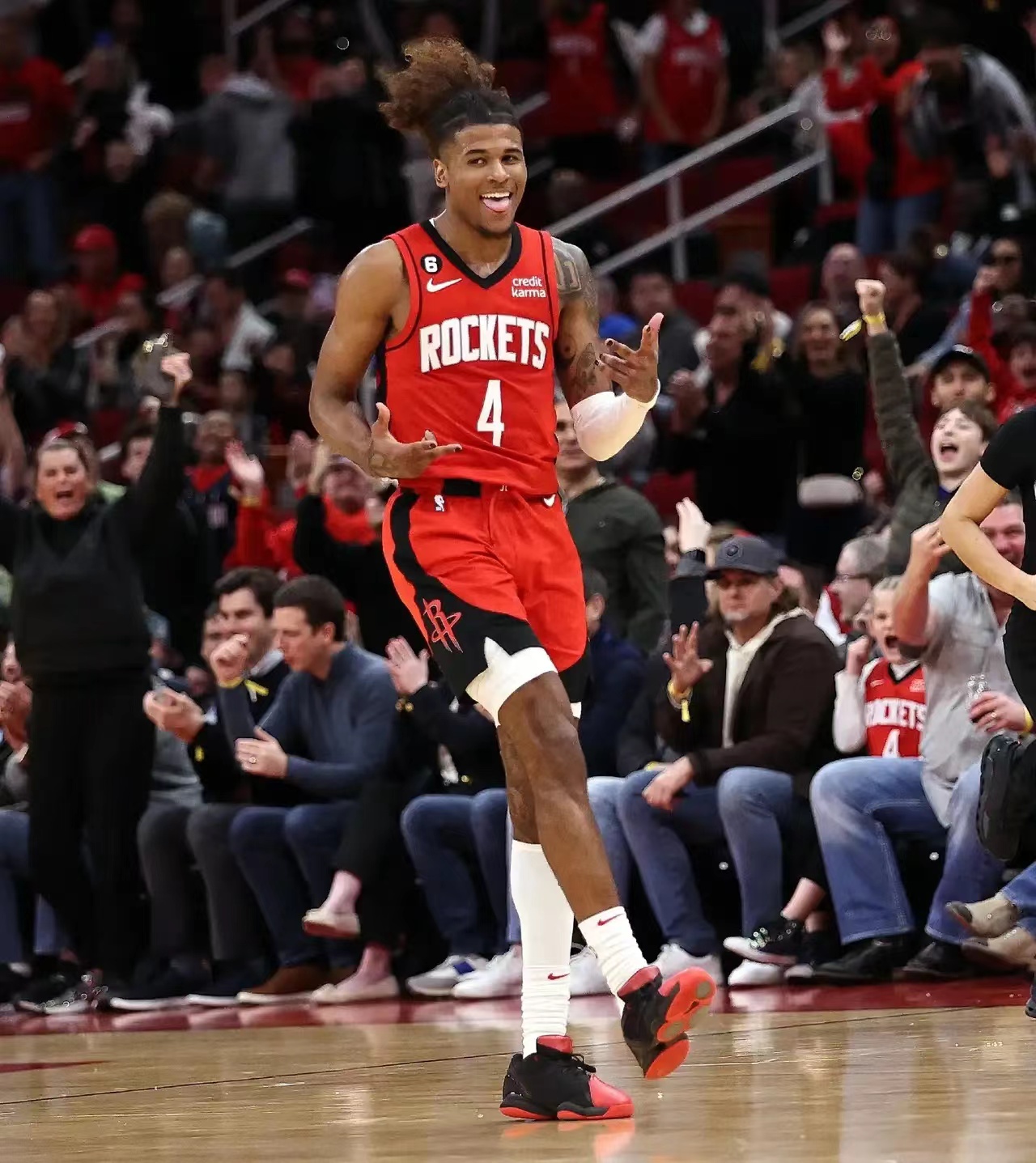 开云体育平台APP-球队合理轮换阵容，保持高能状态获胜