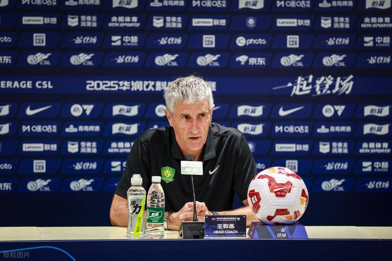 开云体育登录-足球教练发表战术，希望球队努力拿下胜利