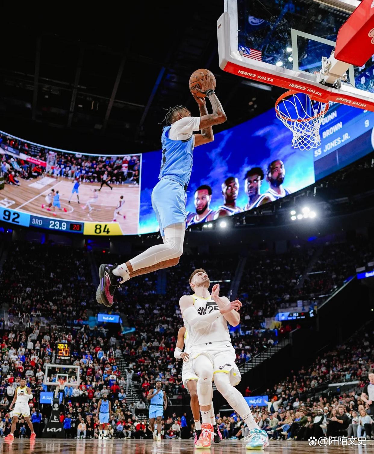 开云体育下载-快船力克国王,主场继续保持不败