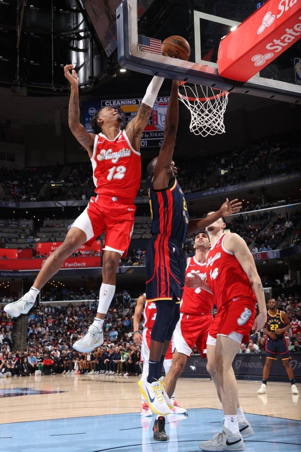 开云体育中国-火箭主场战胜灰熊，止住连败