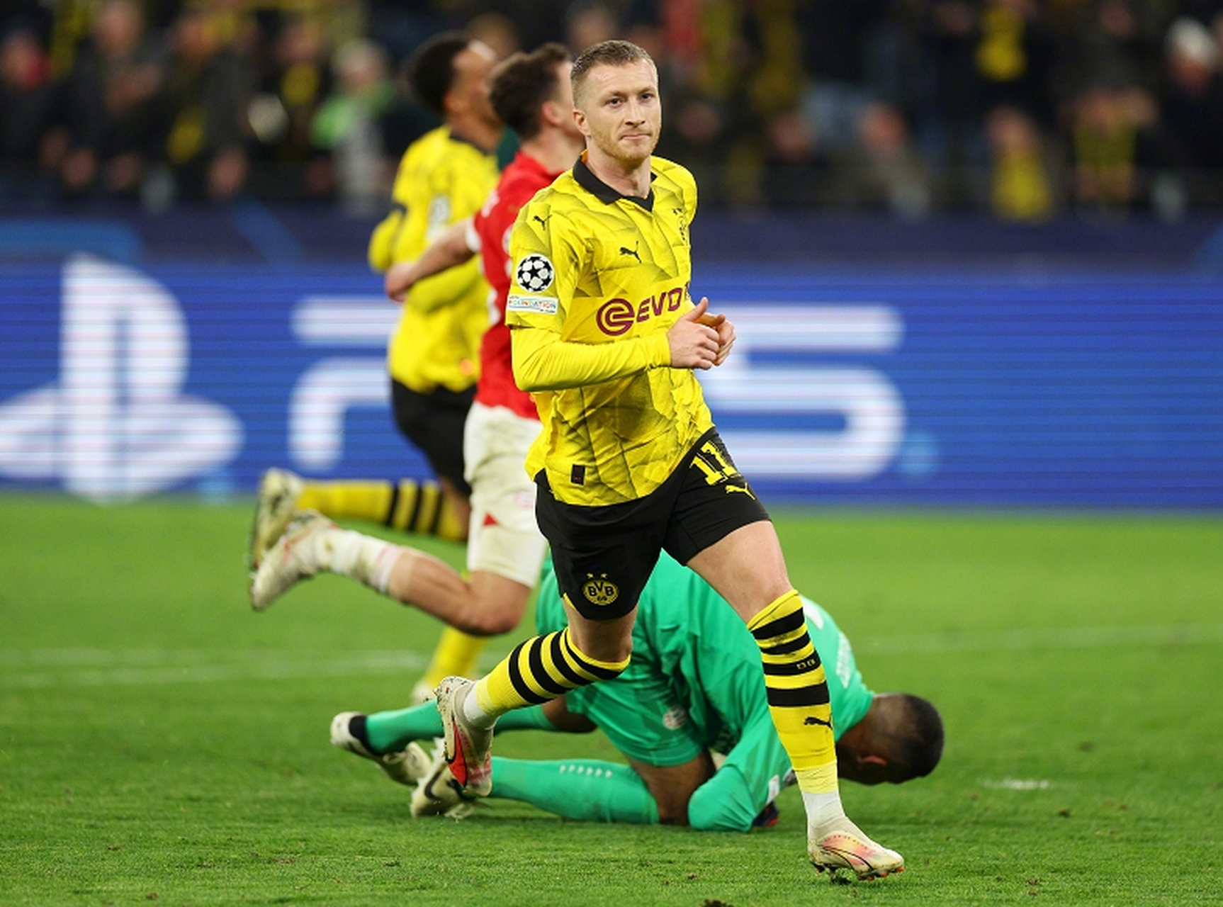 开云体育登录-包含马德里竞技连续两年止步八强,实力下滑的词条