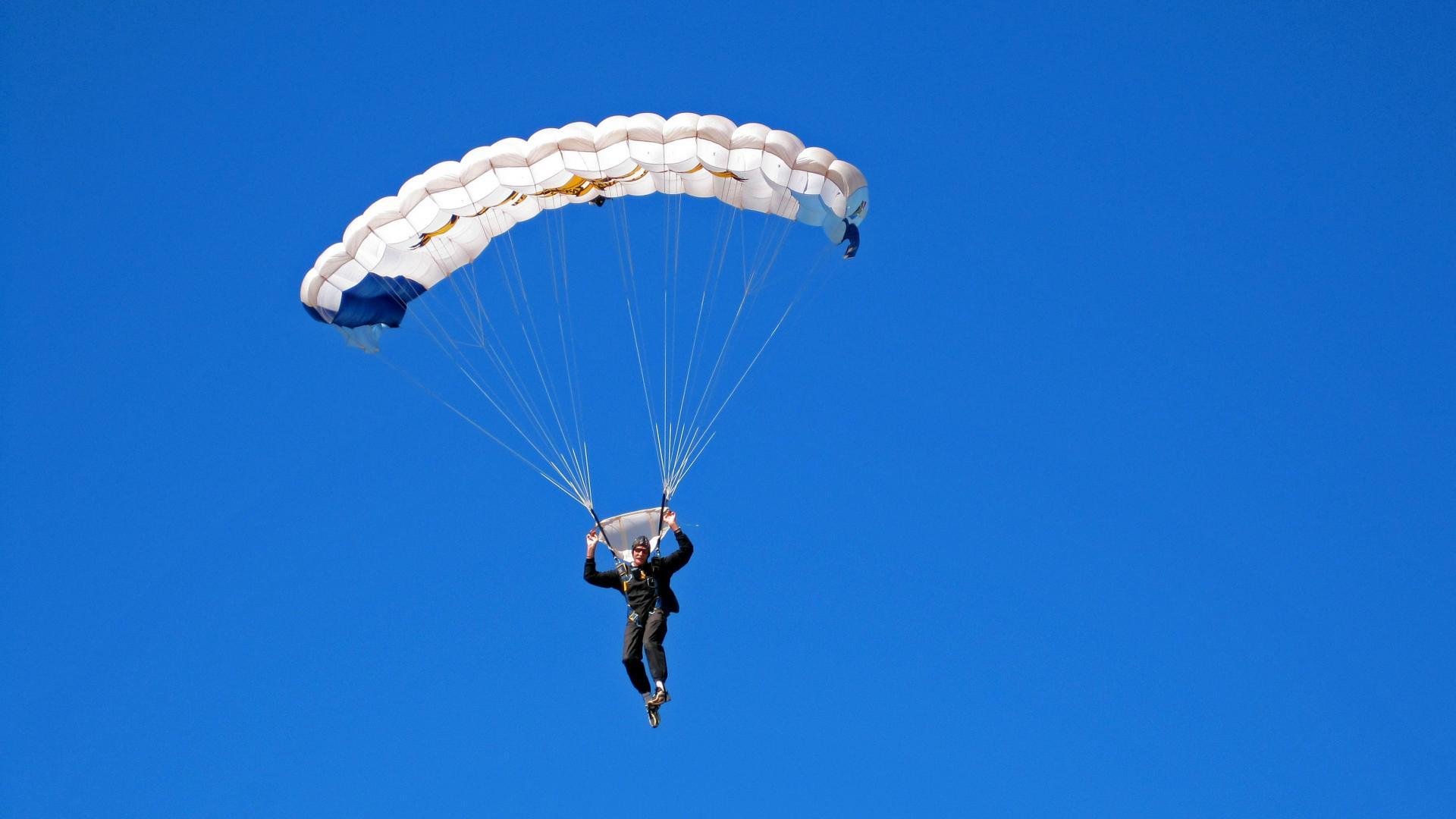 开云平台-英超争冠之夜，唯一的冠军只有一个，而布伦森的演出完美无瑕